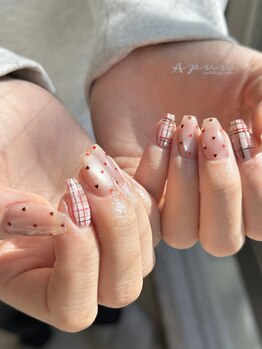 アピュ(APUU)/赤ハートネイル