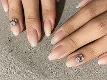 アロナ ネイルサロン アンド スクール(alona)/指先を美しく魅せるフォルムに＊