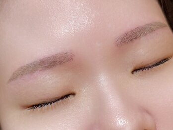 イオナ(IONA)/eyebrow