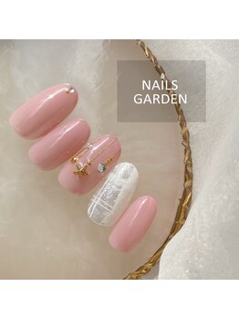 ネイルズガーデン(NAILS GARDEN)/チェック×オーナメントネイル