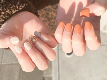 ドレス ネイルアンドアイラッシュ 三国(Dress)/white gold ○