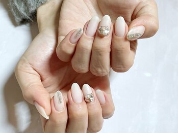 ワイドット(y.)/ホワイト×ビジュー