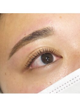 クレビア(CreBiA)/眉毛スタイリング