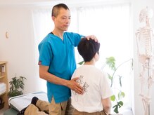 中村橋整体院/座位での背中の矯正