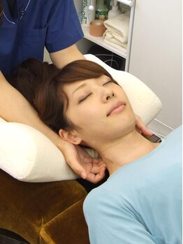 背骨ラボ 表参道整体院(labo)/【首のほぐし】