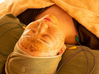 ハリ パール(HARI PEARL)/ハーブピーリング/首肩凝り