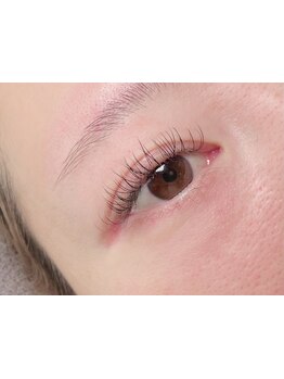 ナチュラル上品な目元にしたい