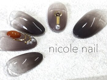 ニコルネイル(nicole nail)/H1084　Crown　¥9000