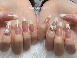 ちゅるん白フレンチネイル