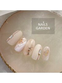 ホワイトニュアンスネイル