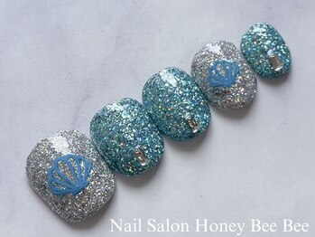 ハニービービー(Honey Bee Bee)/ブルー貝殻ネイル