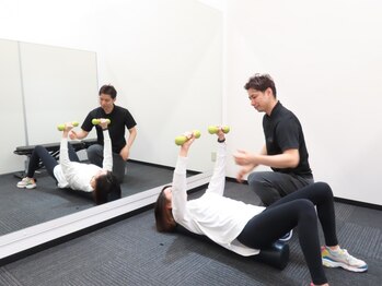 女性専用パーソナルトレーニング&ピラティス　LAMUA 上通り店の写真/【女性限定★都心で急増中!セミパーソナルプラン¥1回2200（税込）~】無理なく続けられ毎週ふらっと通える！