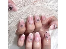 エイミーユア(Eimmy Yua)の雰囲気（#チークネイル#キラキラフラッシュ#ストーンネイル#はーと）