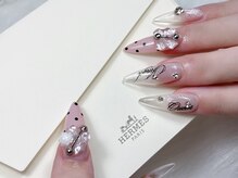 サリーネイルラボ(Sully Nail Lab)/ドット・ピンクネイル