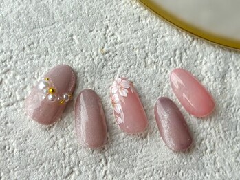 マイネイル 柏店の写真/繊細な手描きの桜アートと、親指にあしらったパールビジューが印象的な限定デザイン★新規¥6980/再来¥7890