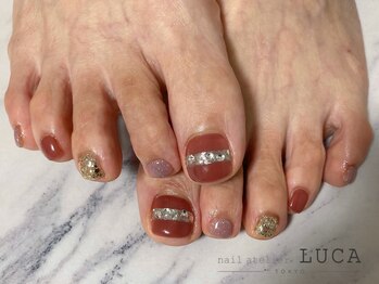 ネイルアトリエルカ(nail atelier LUCA)/R-130 大人可愛いフットネイル
