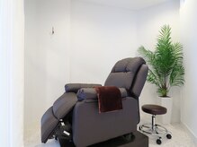 ◆店内はゆったりリラックス空間◆ふかふかのリクライニングチェアも完備で快適にお過ごしいただけます♪