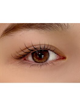 ナチュラル上品な目元にしたい