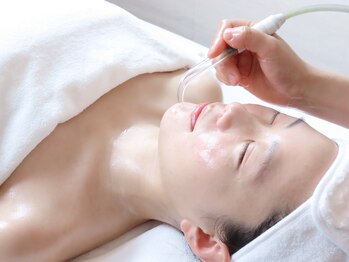 ウルオイスキン 神保町(URUOI SKIN)の写真/NEW OPEN！トレンドメニューが揃うトータルビューティーサロンで、本物志向の毛穴ケアを体感★