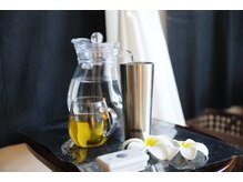 よもぎ蒸し中にお水とよもぎ茶をお出ししています。