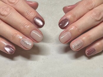 アットネイル(at.nail)の写真/武蔵境2分◆ショートネイル派絶賛！濃密『ぷるマグ』×繊細アートが映える◎500色で叶う大人上品な指先♪