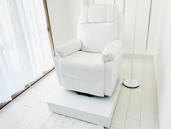 コーネリア(Cornelia)の写真/個室でのひととき、あなたのための特別な時間♪リラックスしながら、理想の目元に！ワンランク上の美しさへ