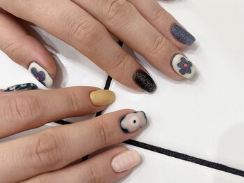 プラス エワル 四日市(PlusEwalu)/フラワーネイル[フィルイン]