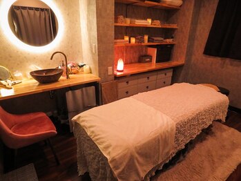 サロンドファビュラス(Salon °C Fabulous)