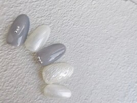 モノトーンネイル/グレーネイル