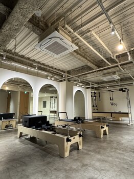 ライブリック フィット(LIVERIC fit)の写真/《マシンピラティス専用フロア完備》姿勢改善/引き締め/ボディラインの調整はマシンピラティスがオススメ◎
