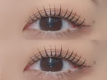 ウギ 中崎町(Ugi.)/束感ナチュラルまつげパーマ