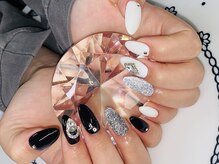 ボンド ネイル エヌ(Bond Nail N)の雰囲気（☆持ち込みデザイン フラッシュパウダーとパーツ乗せ☆）