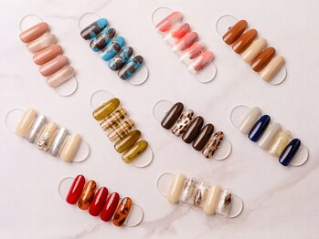 moto nail の写真/オフィスや日常に馴染む上品カラー&毎月変わる定額デザインが人気！自爪を削らないフィルイン技法を採用♪