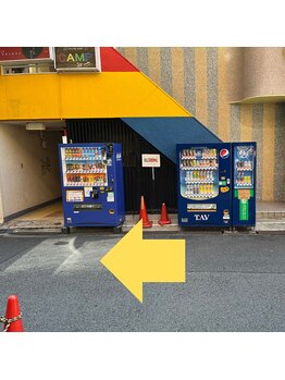 ネクストプラス 梅田店(NEXT+)/【道路側よりお越しの方】 4