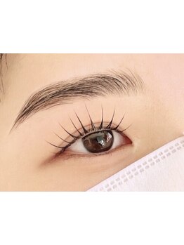 ナチュラル上品な目元にしたい