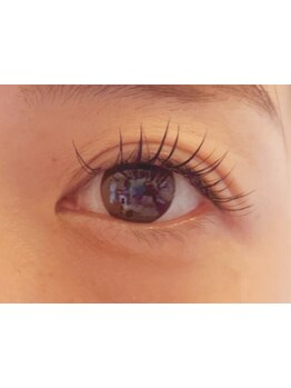 ナチュラル上品な目元にしたい