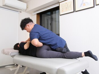 キュウ バイ ココイロ(Kyu by COCOIRO)/施術風景(骨盤矯正)