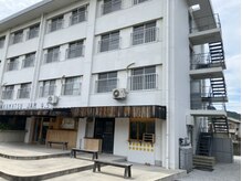 CAFUNE hair makeの雰囲気（建物右手、非常階段からお入りください［TAKAMATSU_JAM2階］）