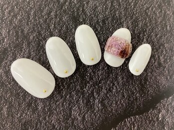 アイラッシュサロン リュネット(Eyelash salon Lunette)/リングネイル　7900円