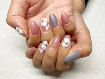 フラワーズ(Flowers)の写真/【フィルイン・パラジェル取扱店】完全個室のプライベートサロン★爪の形や傷みが気になる方にオススメ◎