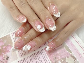 エマネイル(Emma nail)の写真/SNS映え◎トレンドを抑えたとっておきの指先へ♪豊富なカラー&パーツで理想が叶う☆持ち込み/フィルイン◎