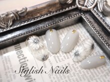スタイリッシュネイルズ(Stylish Nails)/クリアベースホワイトフラワー &nbsp;
