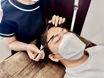 スタイリッシュ(stylish)の写真/眉毛を整えて好印象♪お顔の第一印象が変わる美眉毛に！学生さんやメンズにも大人気◎似合うデザイン提案◎