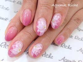 【垂らしこみ花ネイル】