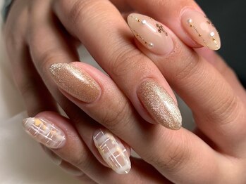 サロンドフォーエイチ(salon de 4H)/ヌーディーなクリスマスネイル！