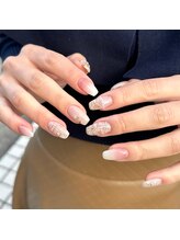 モモネイルズ(Momo Nails)/フルアート