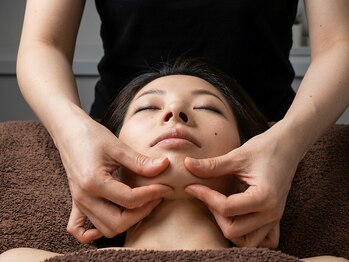 ミストモック 池袋/お顔もリンパマッサージ♪