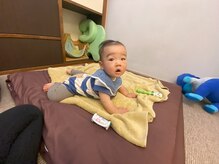 子育てママの整体サロン/施術中のお子様の様子