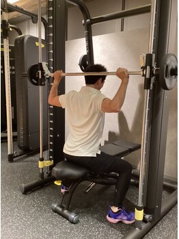 TACプレミアジム 春日後楽園/バックプレス【肩回り】