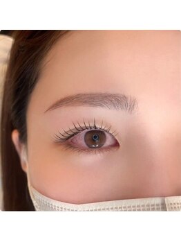 アンフルール エメ 表参道(Une fleur aimer)/【ラッシュリフト&アイブロウ】